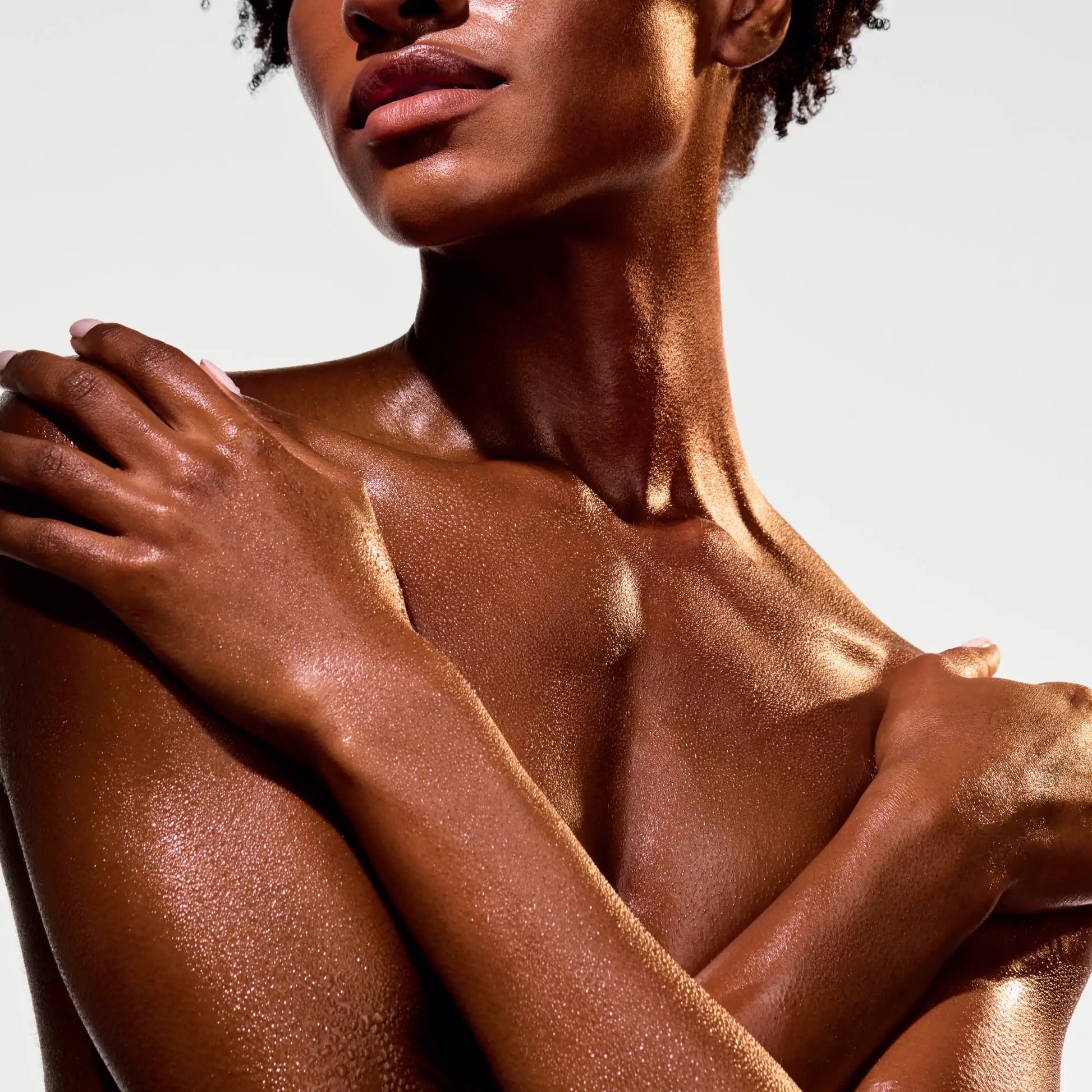 the-glow-getter-multi-oil-body-scrub-w6 NATR-40028-Alt-Image-The_Glow_Getter_Multi-Oil_Body_Scrub-06_1.webp